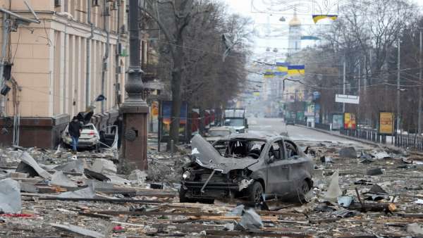 எங்கே மோதல் எங்கே மோதல்