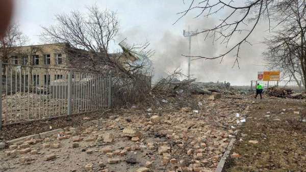 Russian planes bomb Ukraine overnight 