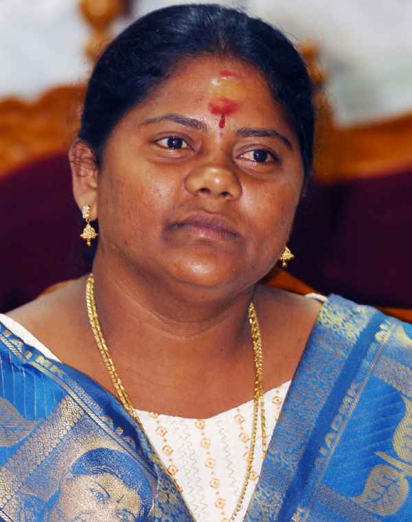 மாநகராட்சி ஒப்பந்ததாரர் மாநகராட்சி ஒப்பந்ததாரர்