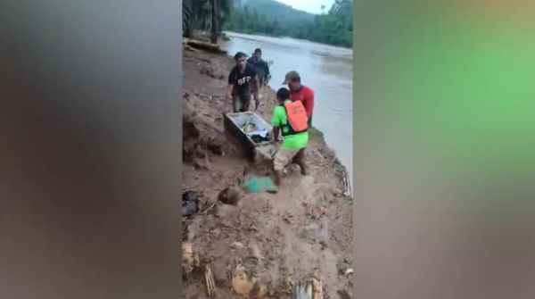 தாய், தங்கையை காணவில்லை 