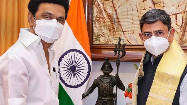 இப்போது 3வது நங்கூரம் 