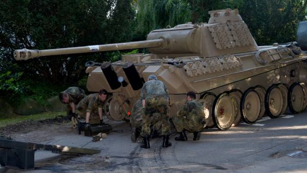  மக்கள் வெளியேற்றம்