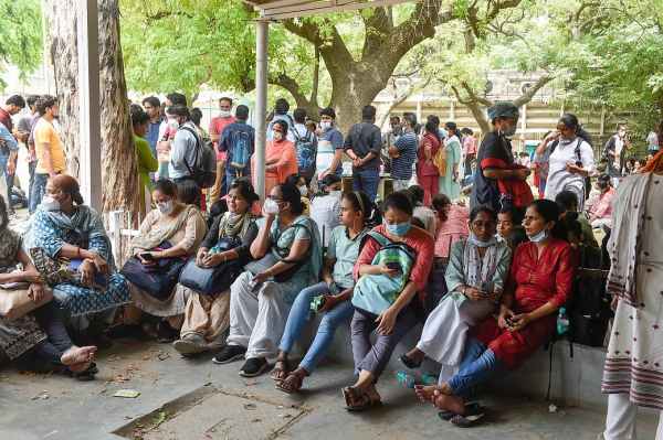  திடீர் ஆர்ப்பாட்டம்