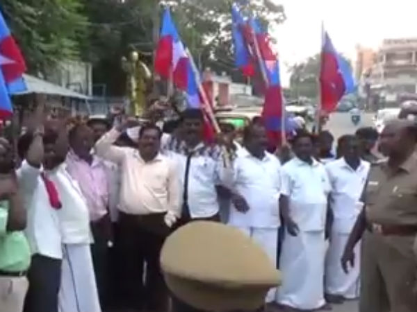 சாலை மறியல்