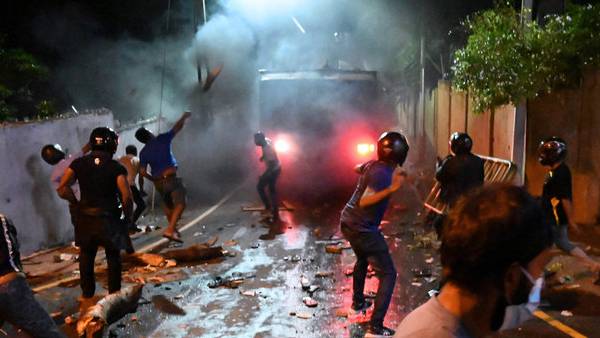 கடும் போராட்டம் 