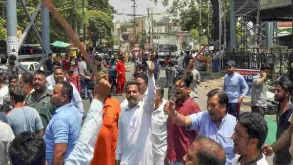 இன்டர்நெட் சேவை முடக்கம் 