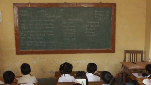 இந்து கடவுள் பெயர் எழுத எதிர்ப்பு 