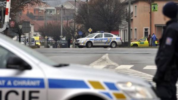  வெடித்து சிதறியது