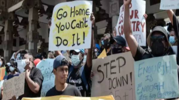 பெரும்பான்மை இழக்கும் 