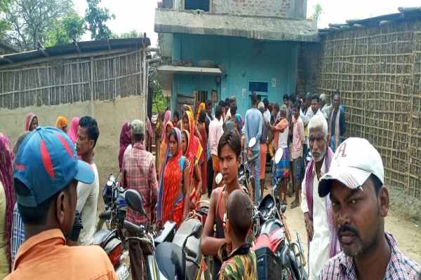 குற்றவாளிகள் தலைமறைவு குற்றவாளிகள் தலைமறைவு