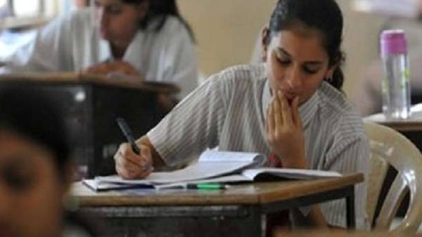 முகலாயர் நீதிமன்றம் நீக்கம் முகலாயர் நீதிமன்றம் நீக்கம்