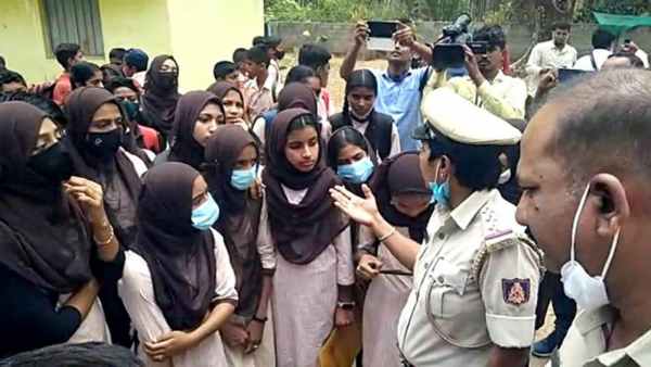 மண்டியா மாணவி