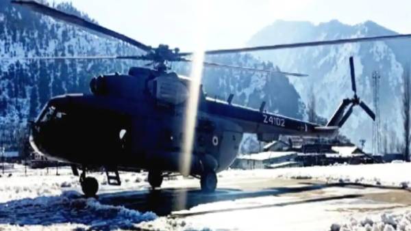  ஜம்மு காஷ்மீரில் பணியாற்றும் வீரர் 