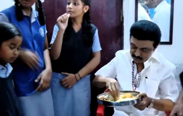 உதவிகள் தேடி வரும் உதவிகள் தேடி வரும்