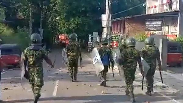  திடீர் வன்முறை