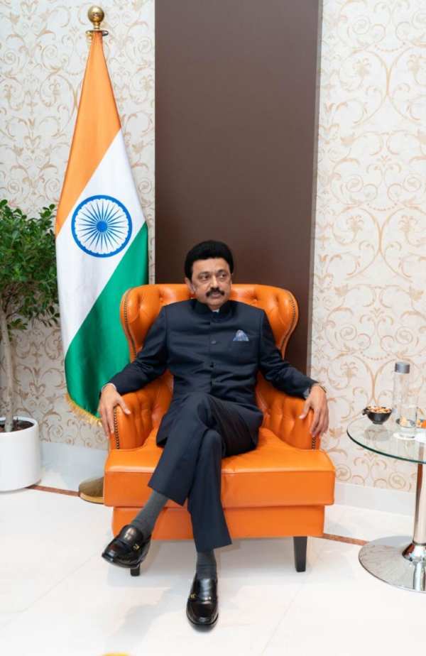 முதலிடத்தில் மோடி முதலிடத்தில் மோடி