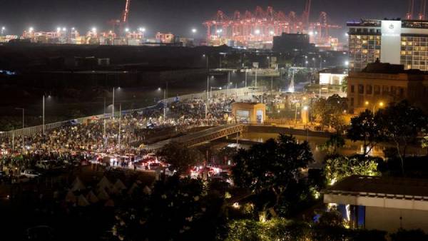 மக்கள் போராட்டம் 