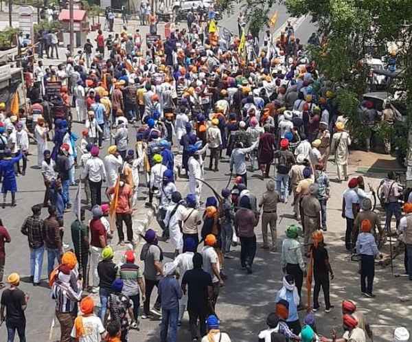 போலீஸ் துப்பாக்கிச்சூடு 