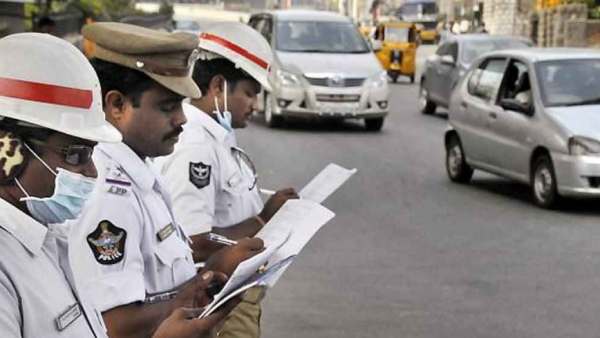  போக்குவரத்து போலீஸார் 