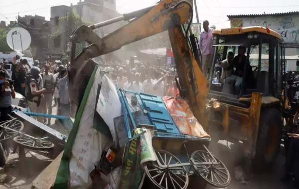 புதை குழியில் தள்ளும் கொடுஞ்செயல் 