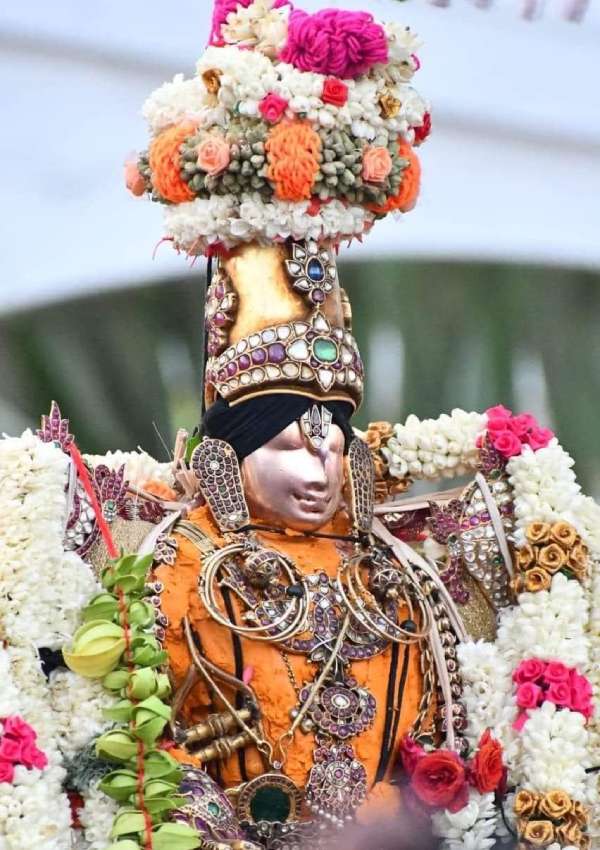  பூப்பல்லக்கில் திரும்பிய அழகர் 