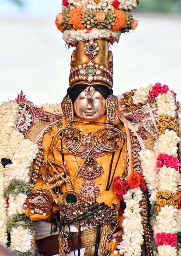 பக்தர்கள் பிரியாவிடை 
