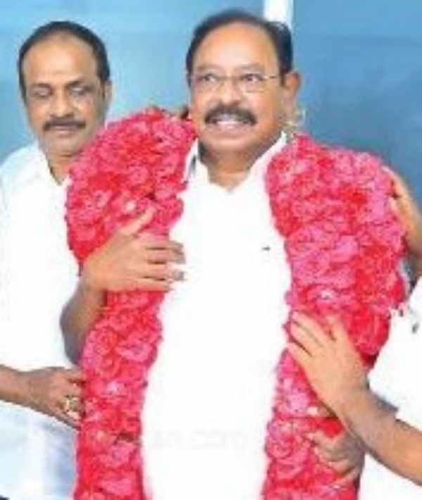  பிரம்மாண்ட மாநாடு 