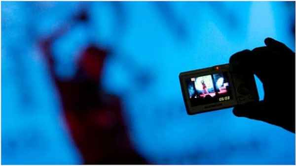 வகுப்பறையில் ஆபாச படம்