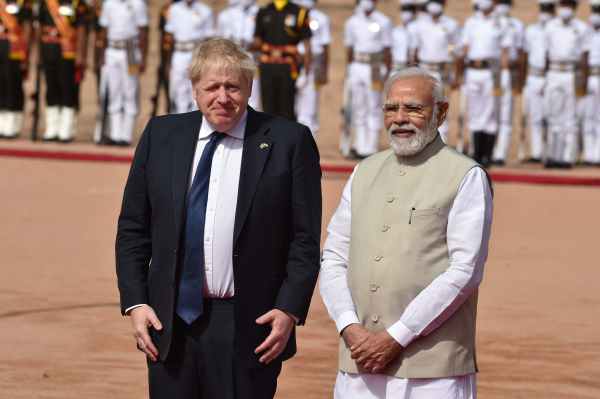 பிரதமர் நரேந்திர மோடியுடன் சந்திப்பு பிரதமர் நரேந்திர மோடியுடன் சந்திப்பு