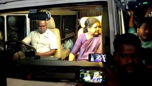 மக்களைக் காப்பேன் மக்களைக் காப்பேன்