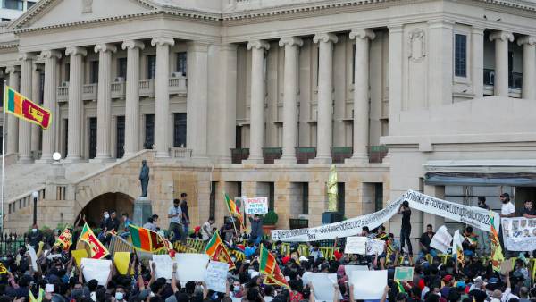 தீவிரமடைந்த போராட்டங்கள் 