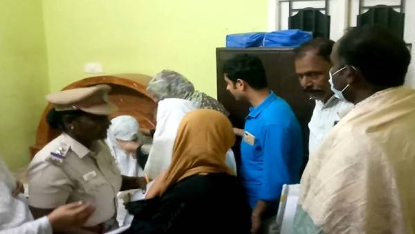 போலீஸ் விசாரணை 