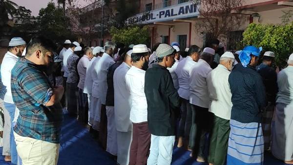 கர்நாடக அரசுக்கு எதிராக கண்டன முழக்கம் 