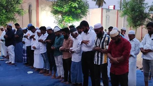 தொழுகைக்கு தேவாலயம் தந்த கிறிஸ்தவர்கள் 