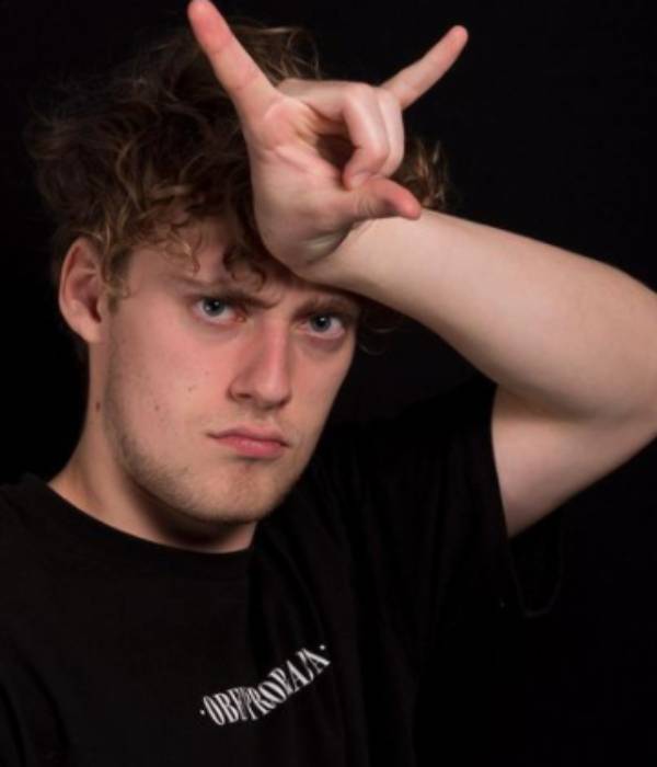 இஷ்ட தெய்வம் 