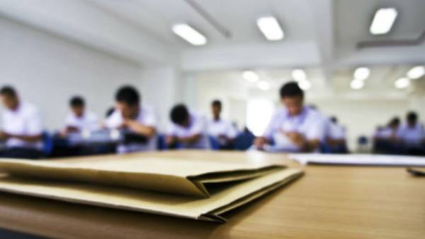 தேர்வில் காப்பி 