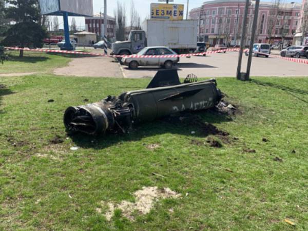  இரண்டு ஏவுகணைகள் 