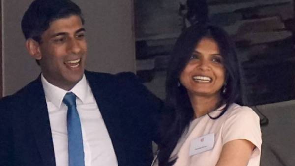 அக்சதா யார்? 