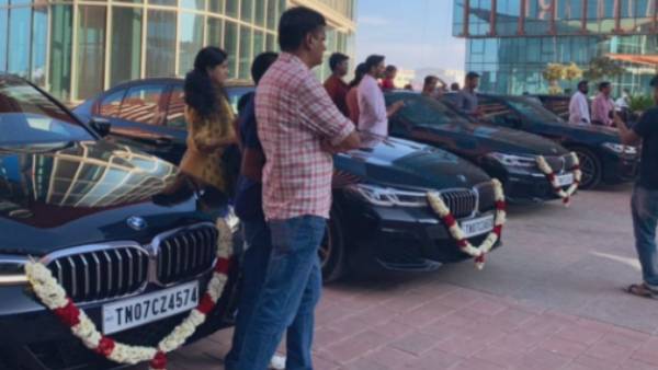 பிஎம்டபிள்யூ சொகுசு கார் பிஎம்டபிள்யூ சொகுசு கார்