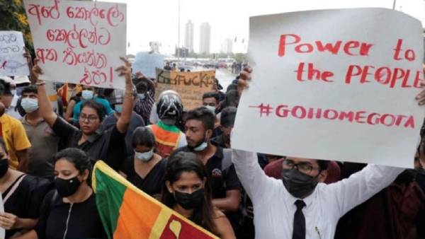  மக்கள் இணைந்து போராட்டம் 