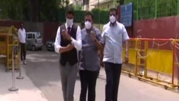 விசாரணைக்கு ஆஜர் 