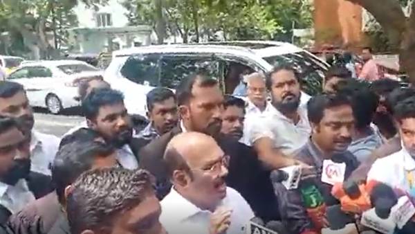 முன்னாள் அமைச்சர் ஜெயக்குமார் முன்னாள் அமைச்சர் ஜெயக்குமார்