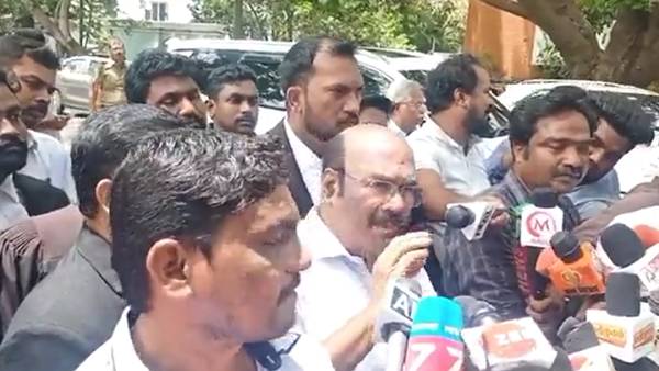 ரெட் ஜெயன்ட் மூவிஸ் அராஜகம் ரெட் ஜெயன்ட் மூவிஸ் அராஜகம்