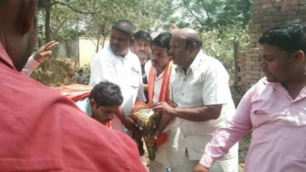 சர்ச்சைக்குரிய இடத்தில் யானை சிலை 