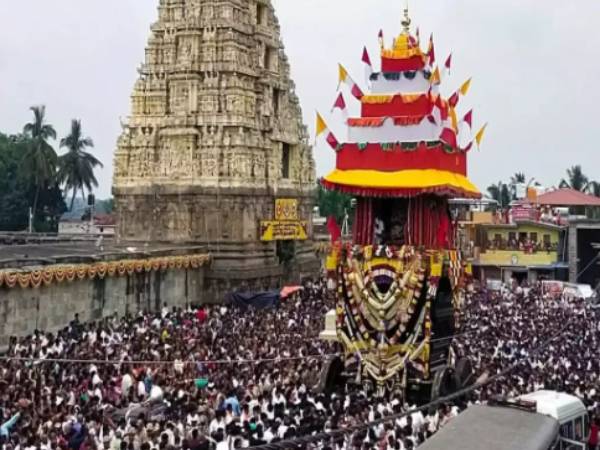 குரான் படிப்பதன் மூலம் துவக்கம் குரான் படிப்பதன் மூலம் துவக்கம்