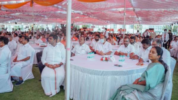 தேநீர் விருந்து