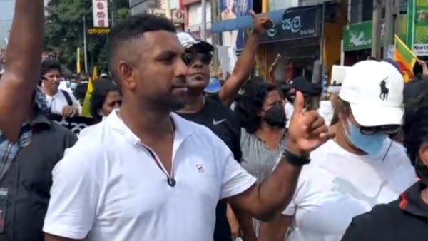 கிரிக்கெட் வீரர் உண்ணாவிரதம் 