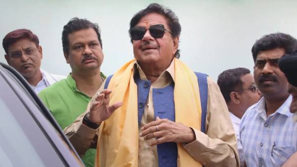 சட்டசபை தொகுதியில் வெற்றி சட்டசபை தொகுதியில் வெற்றி