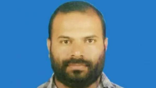 தந்தை முன் கொல்லப்பட்ட SDPI பிரமுகர் 