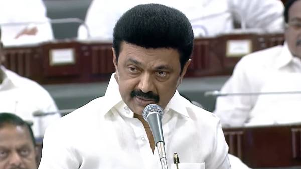 ஆளுநருக்கு மரியாதை 